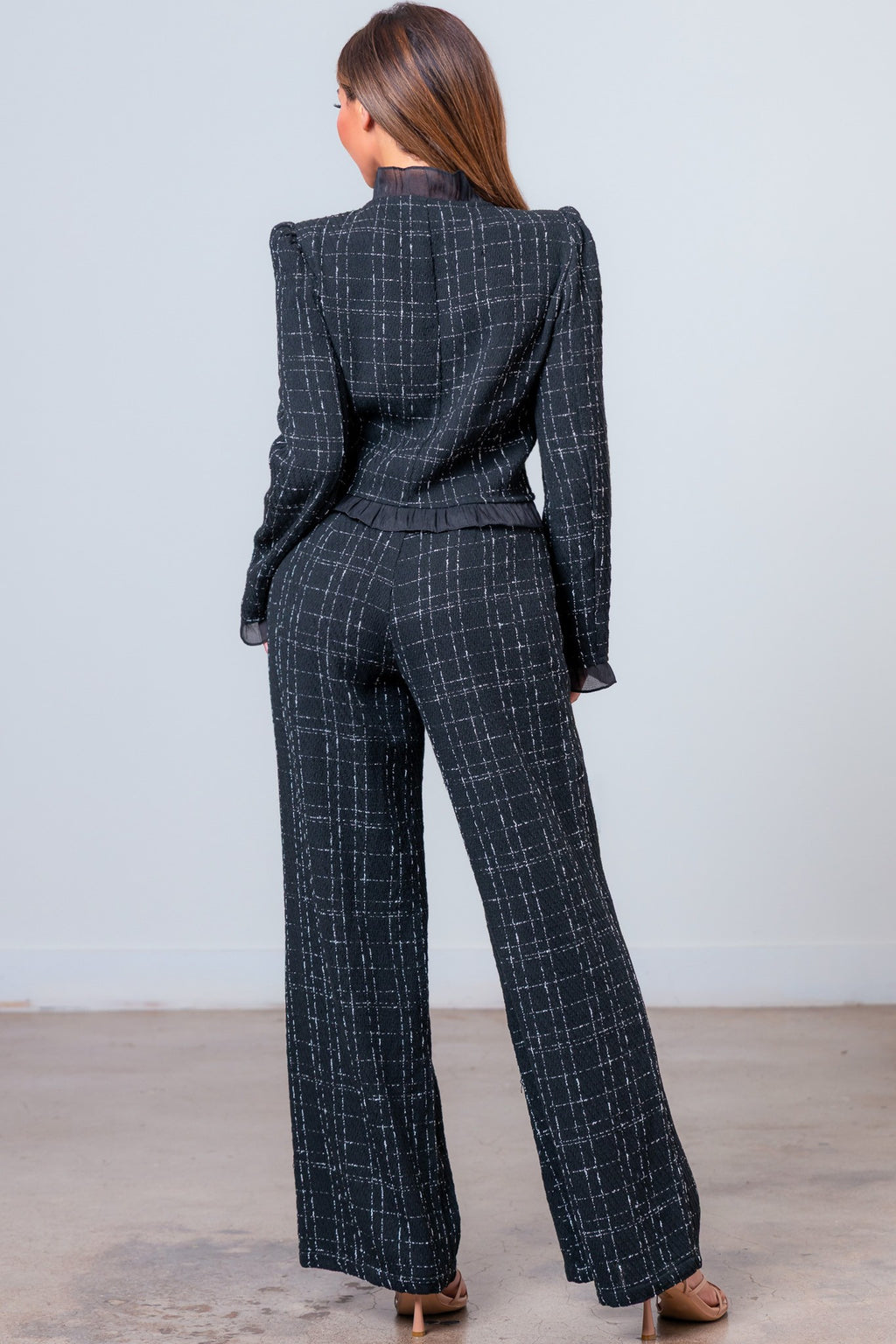 Conjunto Negro de Dos Piezas con Cuadro Texturizado