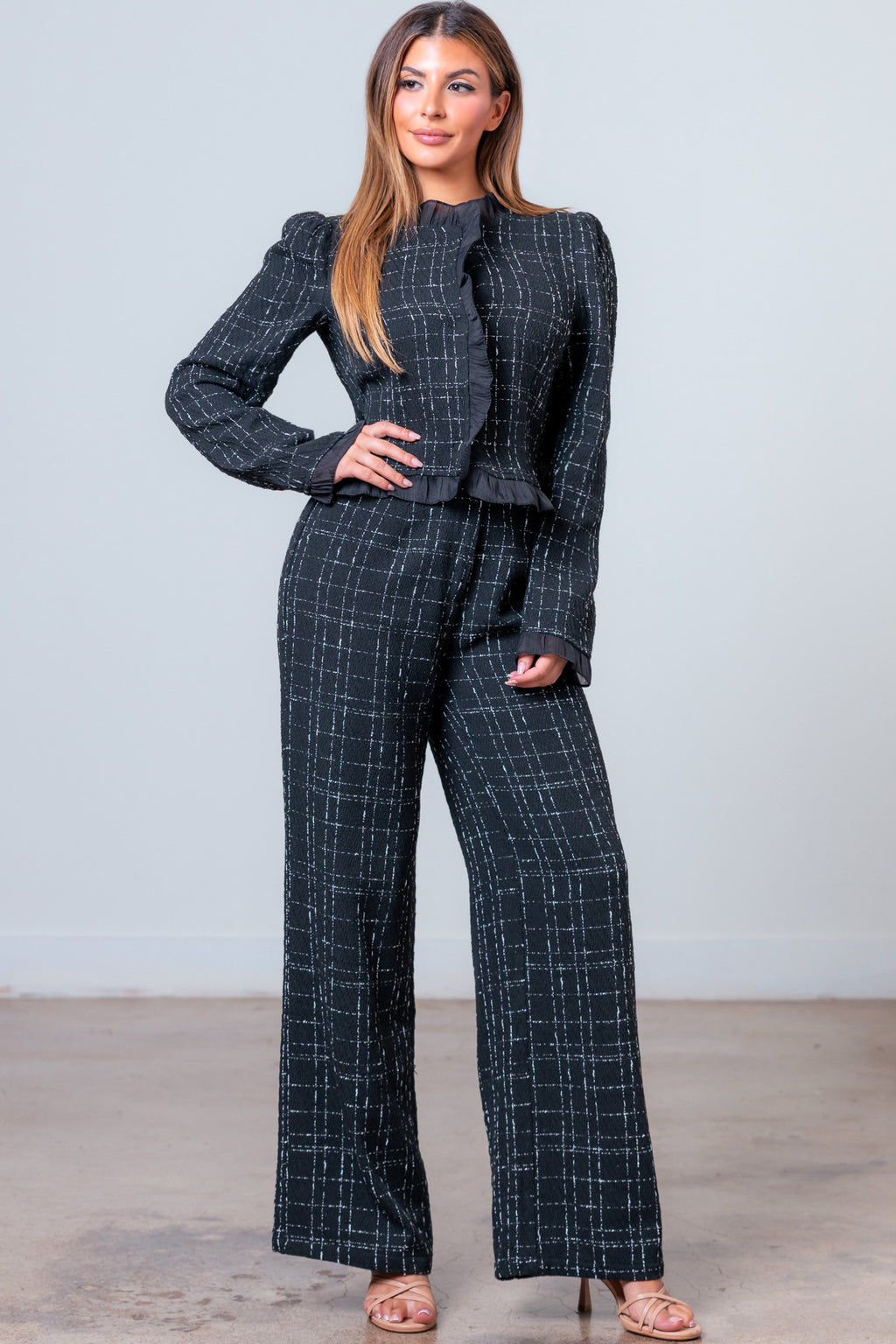 Conjunto Negro de Dos Piezas con Cuadro Texturizado