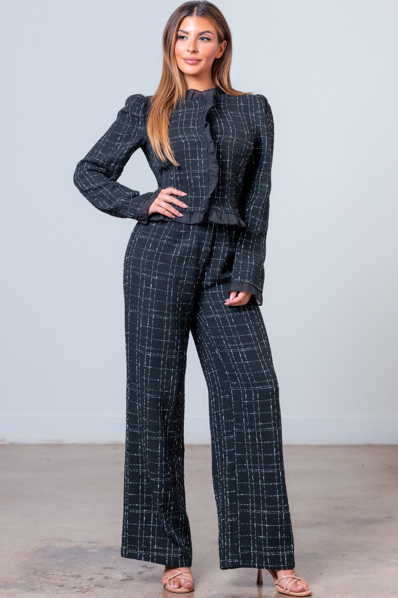 Conjunto Negro de Dos Piezas con Cuadro Texturizado