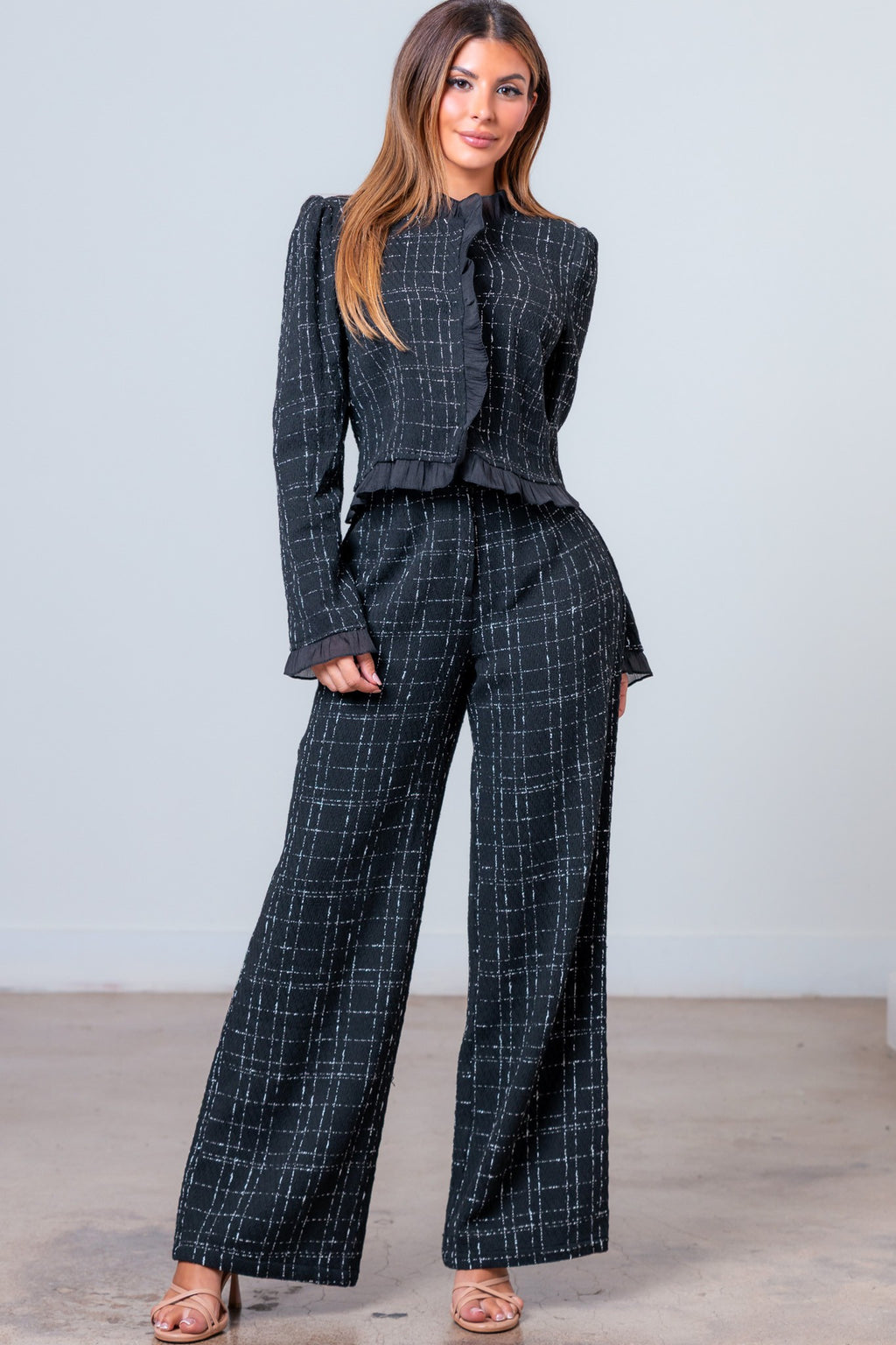 Conjunto Negro de Dos Piezas con Cuadro Texturizado