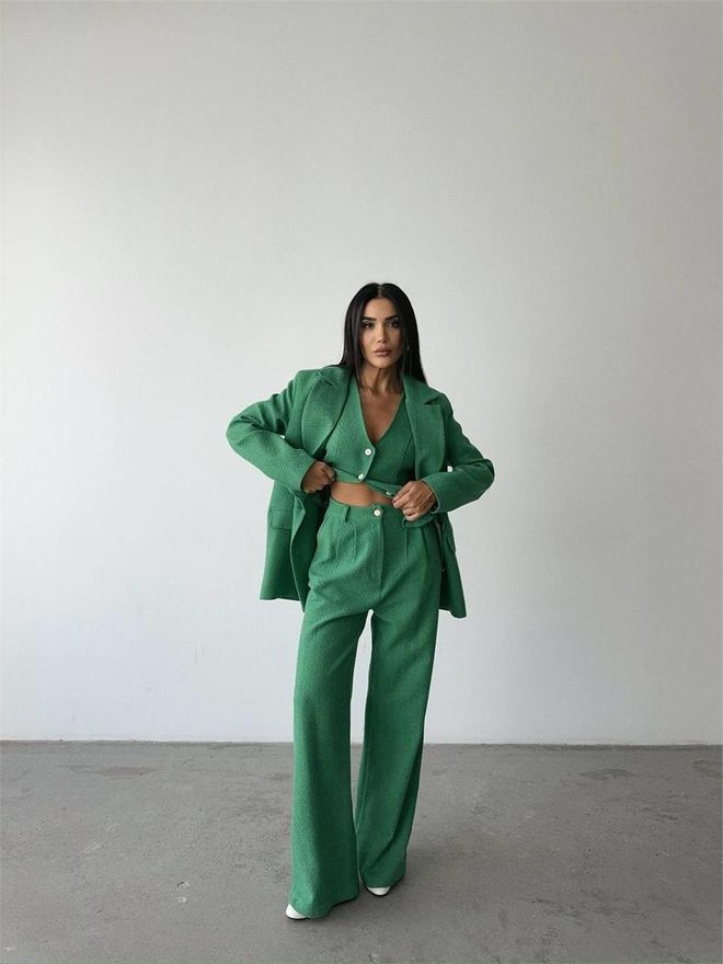 Conjunto Glow Elegance de 3 Piezas – Blazer, Top y Pantalón