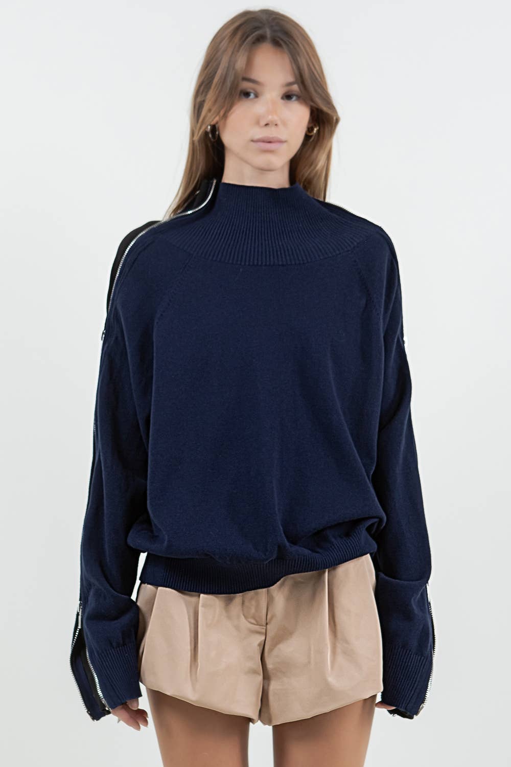 Multipurpose Sweater with Zipper and Contrasting Inner Panel – Navy Color
