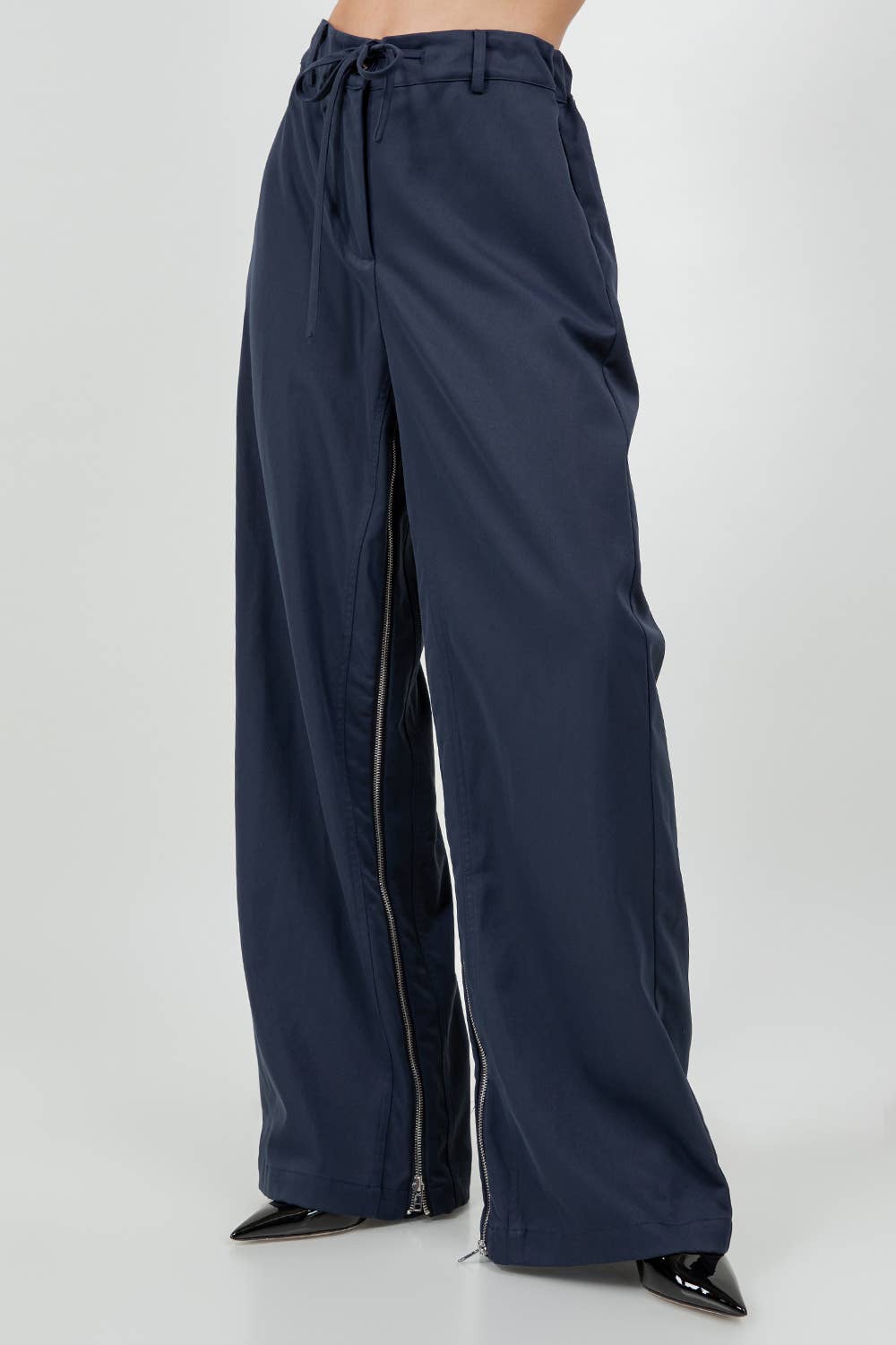 Utility Pants with Zippers on the Internal Seam – Navy Color