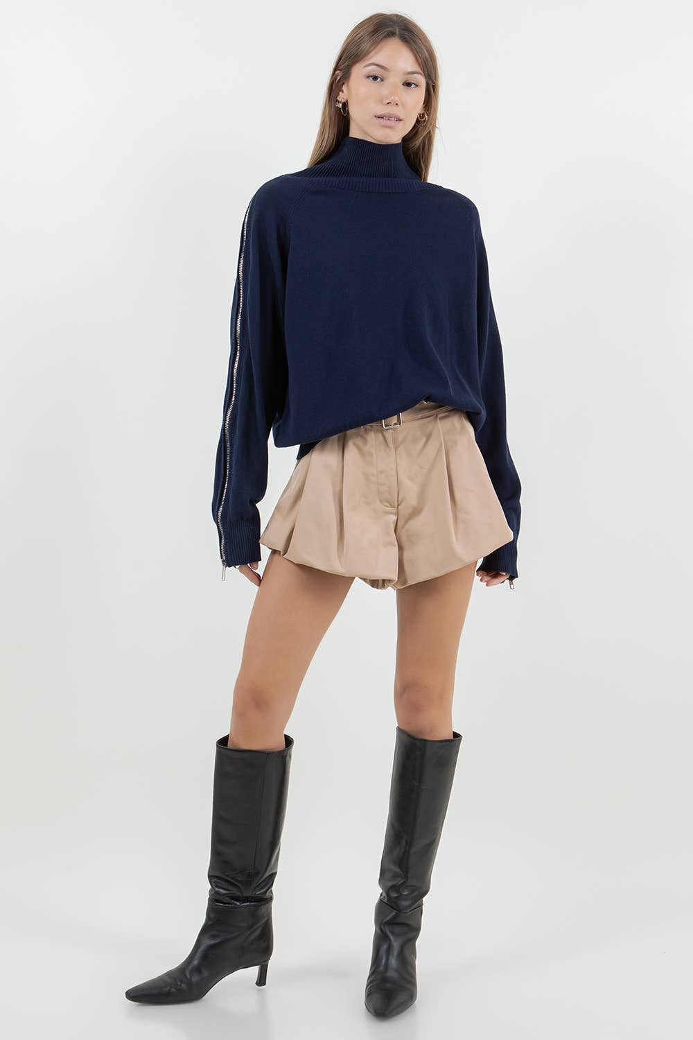 Multipurpose Sweater with Zipper and Contrasting Inner Panel – Navy Color