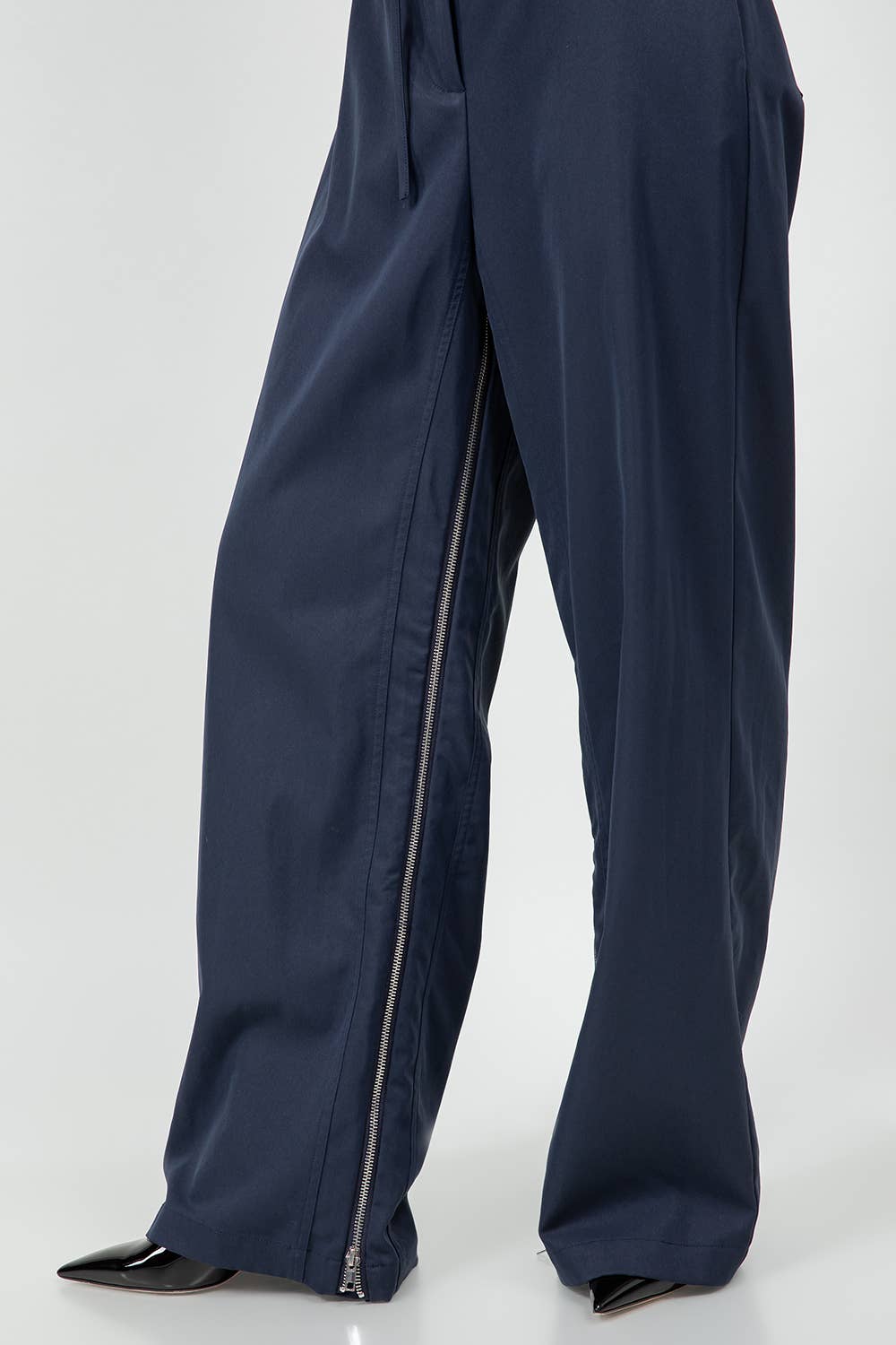 Utility Pants with Zippers on the Internal Seam – Navy Color